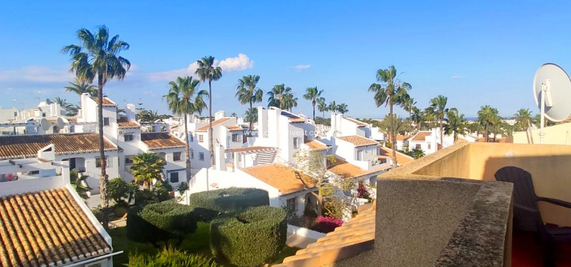 JÄLLEENMYYNTIKOHTEEMME - Rivitalo - Orihuela Costa - Villamartín