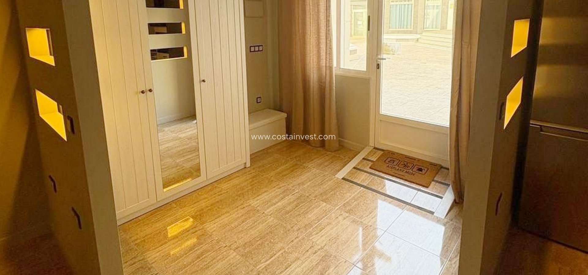 Resale - Apartment - Torrevieja - Playa de los Locos