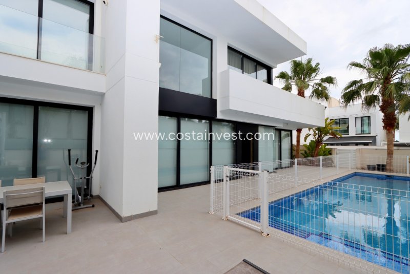 Villa en venta en Rojales zona Ciudad Quesada