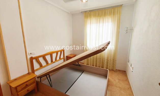 Resale - Top floor apartment - Torrevieja - El Limonar