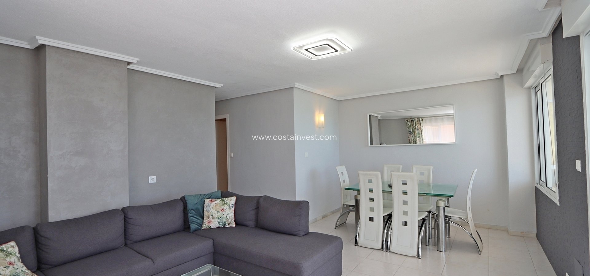 JÄLLEENMYYNTIKOHTEEMME - Huoneisto - Torrevieja - Playa de los Naúfragos