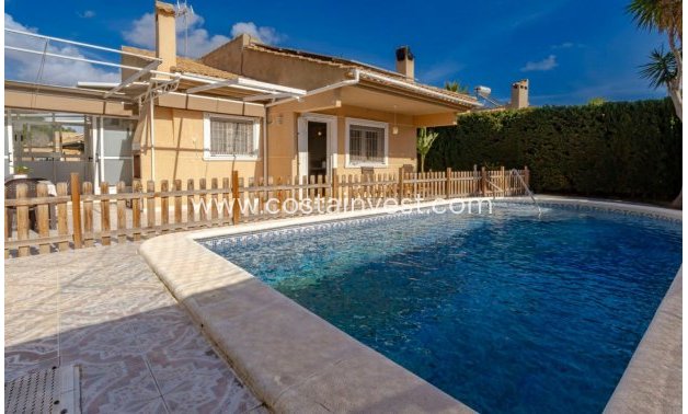 перепродажа - Отдельная вилла - Torrevieja - Los Balcones