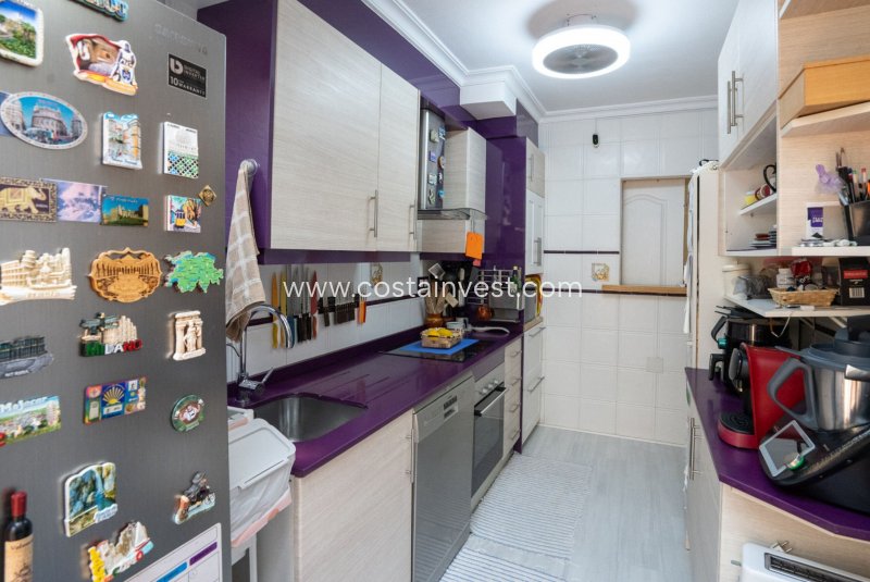 Casa en venta en Torrevieja zona Torrelamata