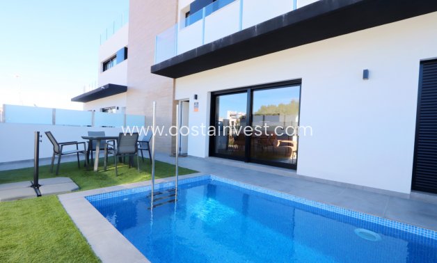 Resale - Semidetached Villa - Orihuela Costa - Villamartín