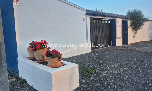 Resale - Finca - Orihuela