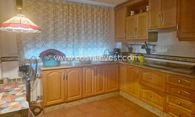 Resale - Finca - Orihuela