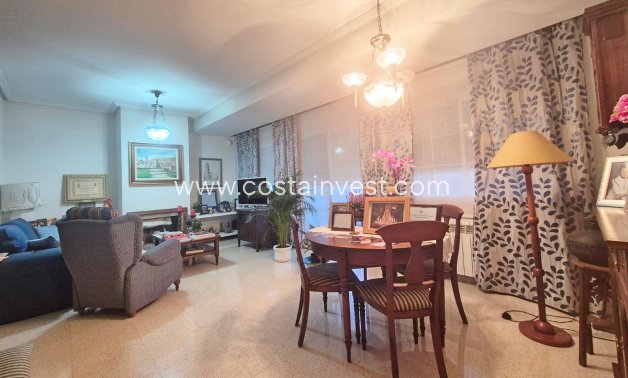 Resale - Finca - Orihuela