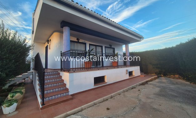 Resale - Finca - Orihuela