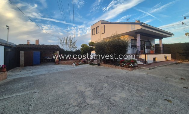 Resale - Finca - Orihuela