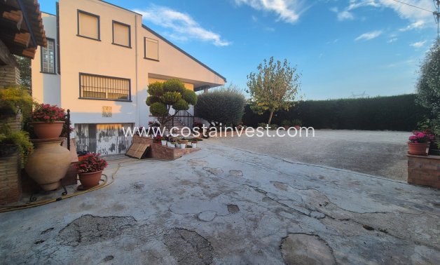 Resale - Finca - Orihuela