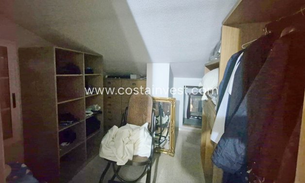 Resale - Finca - Orihuela