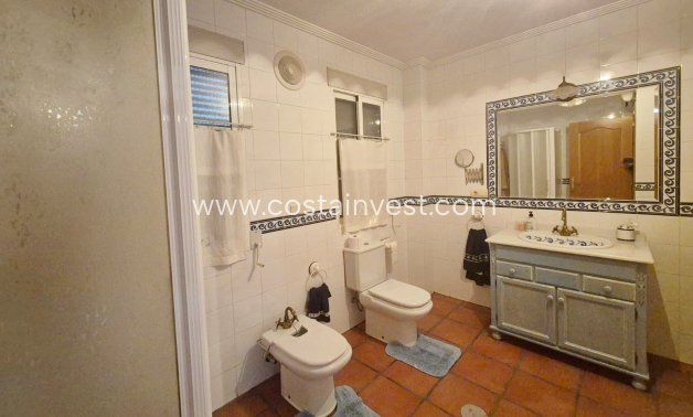 Resale - Finca - Orihuela