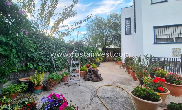Resale - Finca - Orihuela