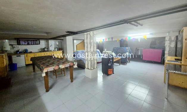 Resale - Finca - Orihuela