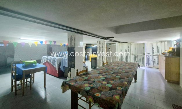 Resale - Finca - Orihuela