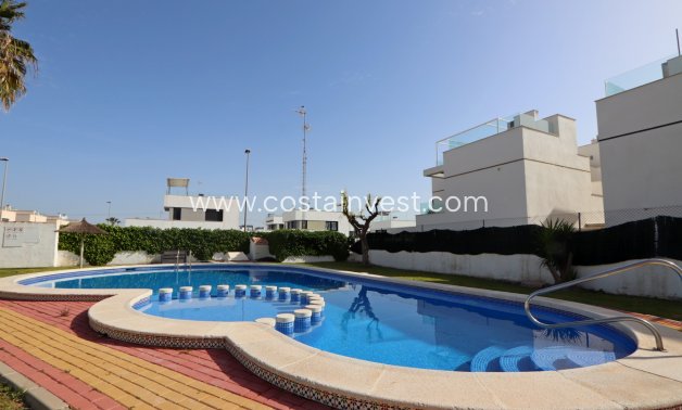 Resale - Semi Detached Villa - Orihuela Costa - Villamartín