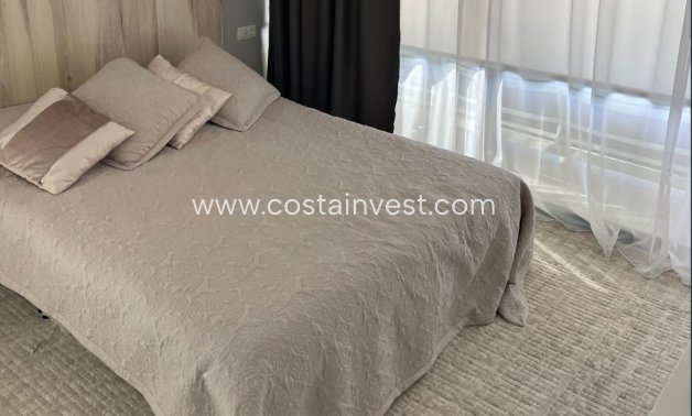 JÄLLEENMYYNTIKOHTEEMME - Huoneisto - Orihuela Costa - Villamartín