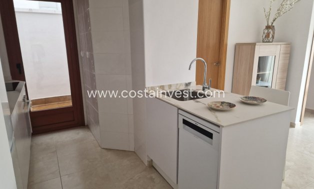 Neubau - Apartment - Jerónimo y Avileses