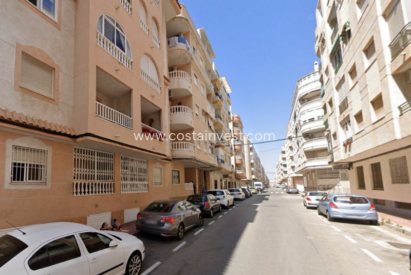 Апартаменты - перепродажа - Torrevieja - Playa de los Locos