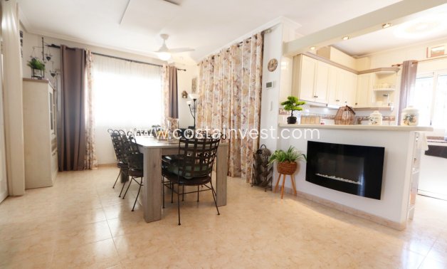 Resale - Villa - Orihuela Costa - Villamartín