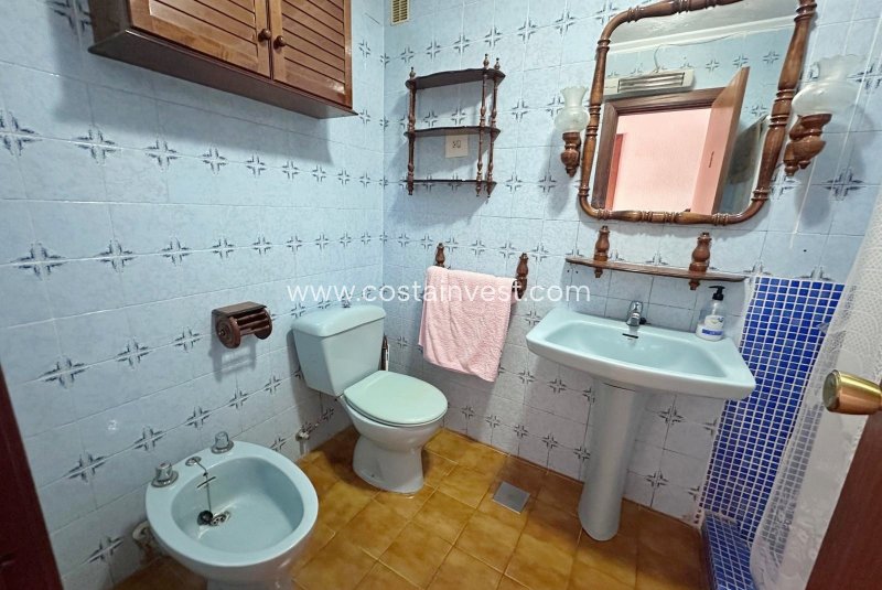 Apartamento en venta en Torrevieja zona Downtown