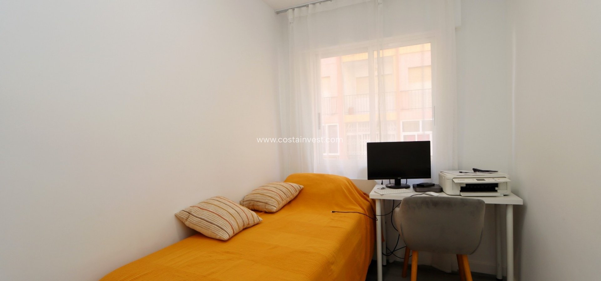 Resale - Apartment - Torrevieja - Playa de los Locos