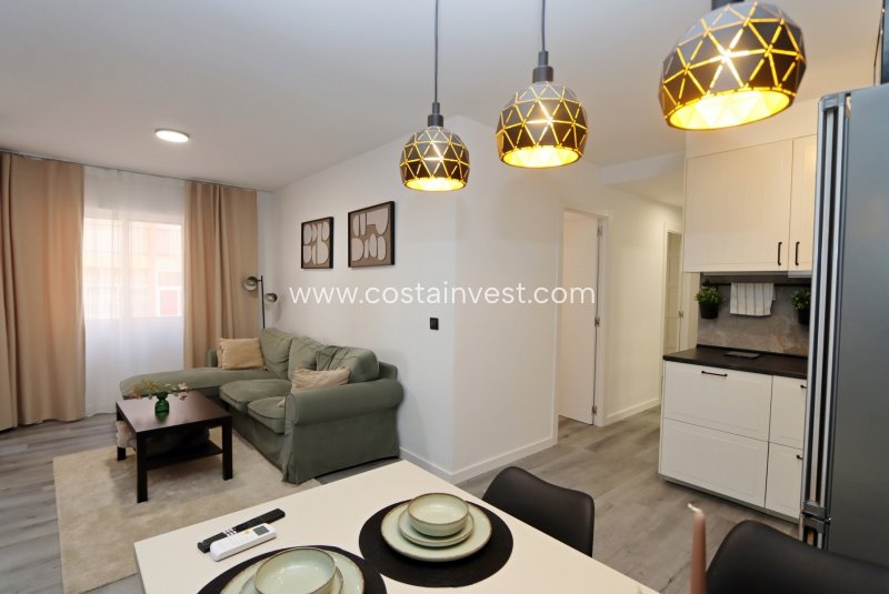 Apartamento en venta en Torrevieja zona Playa de Los Locos