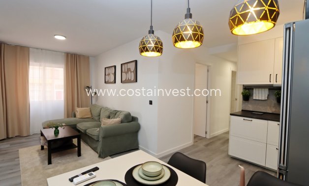 Resale - Apartment - Torrevieja - Playa de los Locos