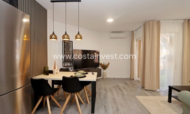 Resale - Apartment - Torrevieja - Playa de los Locos