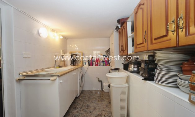 Resale - Villa - Orihuela Costa - Villamartín