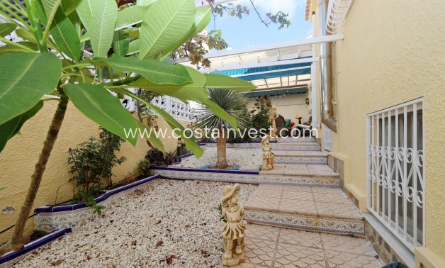 Resale - Villa - Orihuela Costa - Villamartín