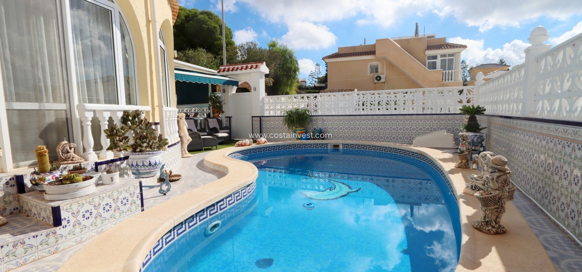 Resale - Villa - Orihuela Costa - Villamartín