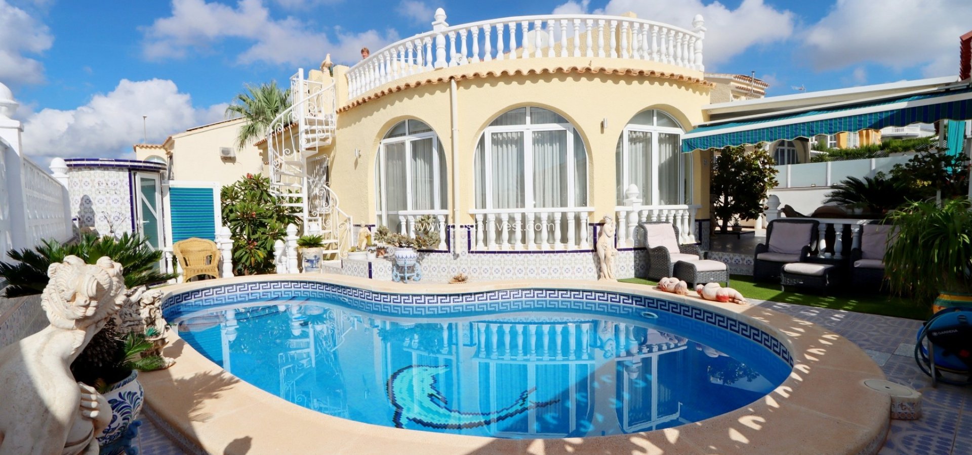 Resale - Villa - Orihuela Costa - Villamartín