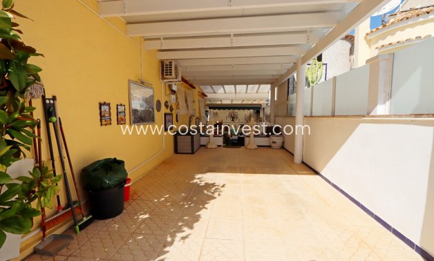Resale - Villa - Orihuela Costa - Villamartín
