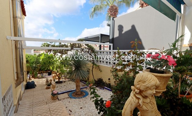 Resale - Villa - Orihuela Costa - Villamartín