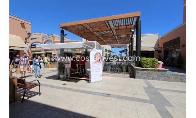 Wiederverkauf - Geschäftsräume - Orihuela Costa - La Zenia