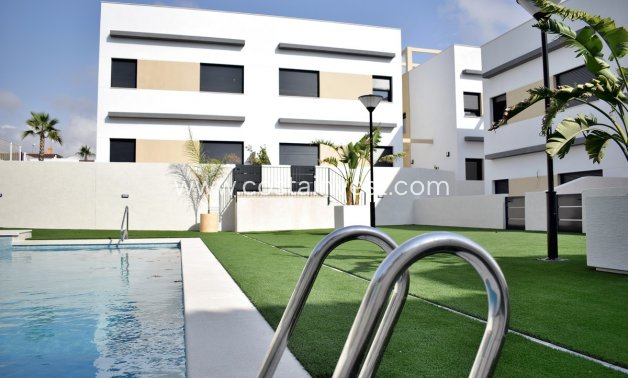 Construcția nouă - Apartament tip bungalow  - Orihuela Costa - Punta Prima