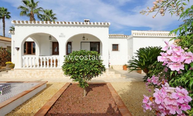 Resale - Villa - Orihuela Costa - Playa Flamenca