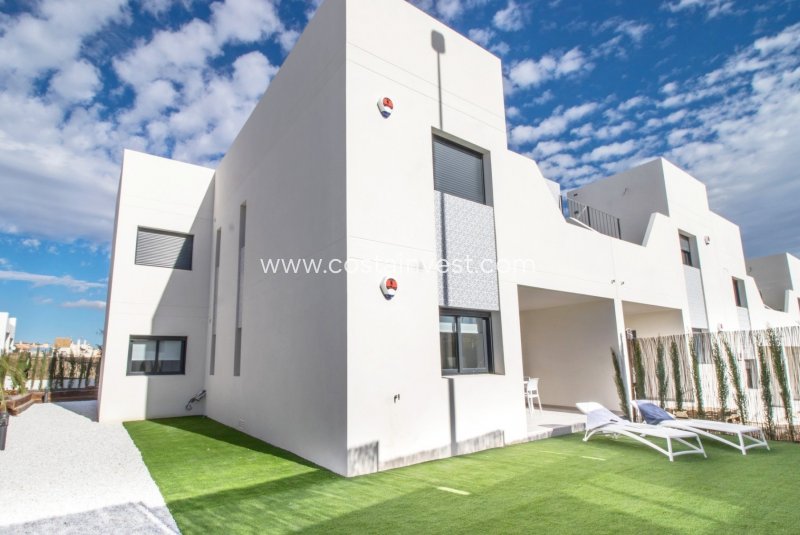 Apartament tip bungalow  - Construcția nouă - Orihuela Costa - Villamartín