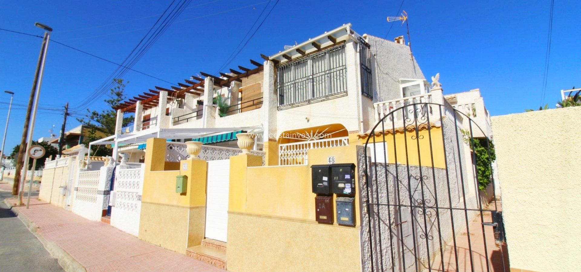 Uthyrning - Lägenhet översta plan - Torrevieja - Calas