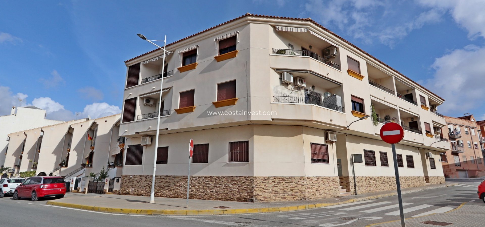 Revânzare - Apartament tip bungalow  - San Miguel de Salinas