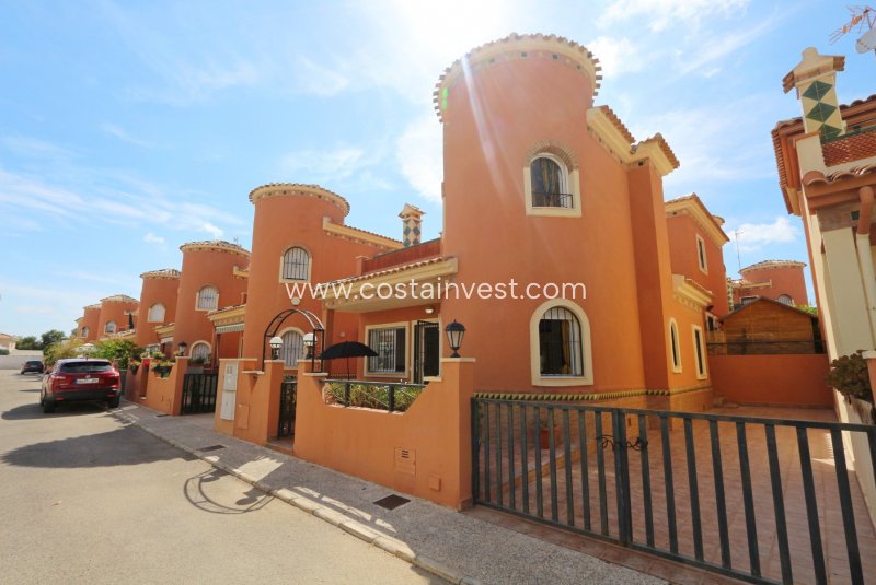 Freihstehendes Haus - Wiederverkauf - Orihuela Costa - Playa Flamenca