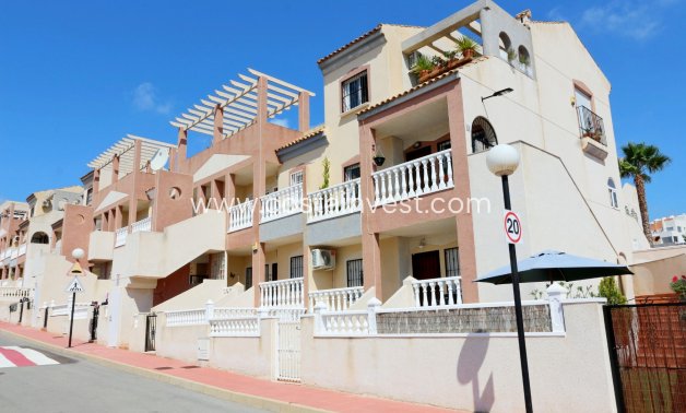 Revânzare - Apartament tip bungalow  - Orihuela Costa - Villamartín